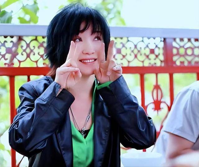 看了刀郎现状，终于知道为什么，斯琴格日乐不再被观众原谅